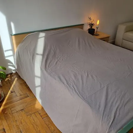 Cozy 15min Walk From The Beach 70m2 아파트 니스